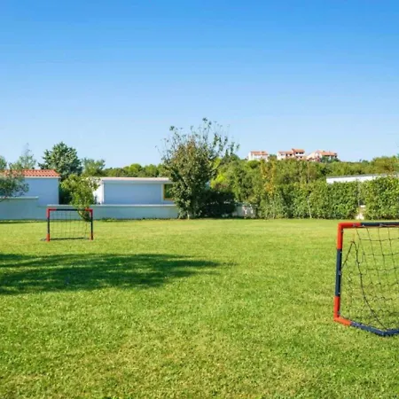 Gorgeous Mobile In With Swimming Pool Holiday home